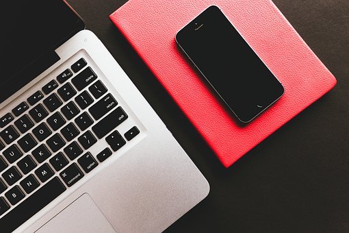 desk-4505085__340.jpg
