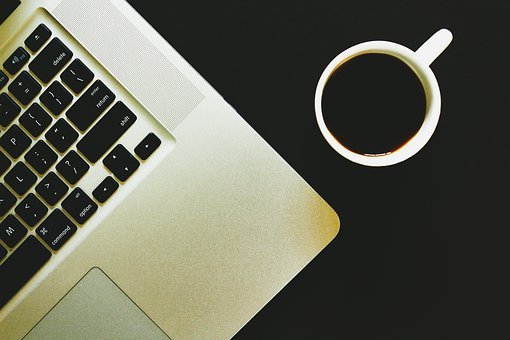 desk-4508963__340.jpg